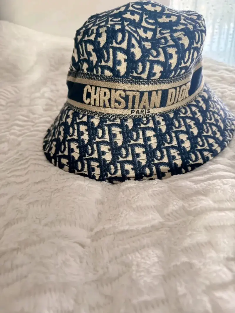 Sombrero estilo bucket Christian Dior azul y beige