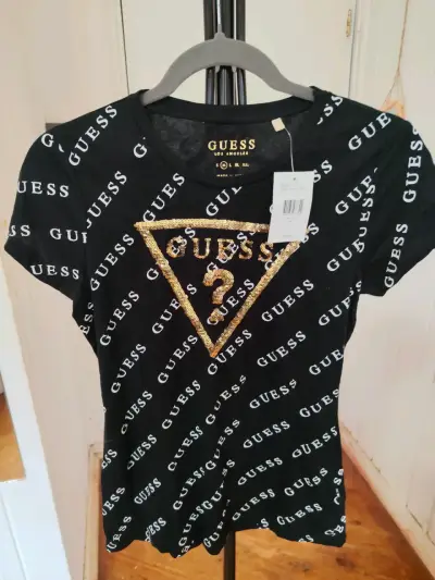 [nueva] Polera negra Guess - miniatura 1