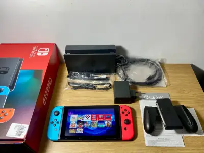 Consola Nintendo Switch con Joy-Con Azul y Rojo - miniatura 3