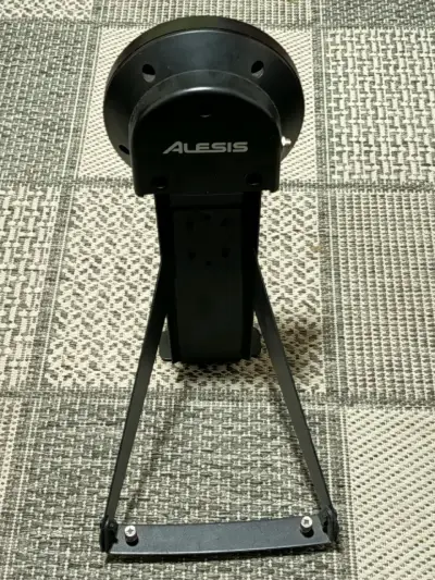 bombo Alesis como nuevo - miniatura 1