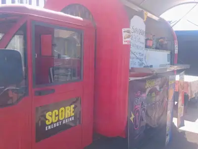 Carro de Comida Rápida Rojo con Equipamiento - miniatura 1