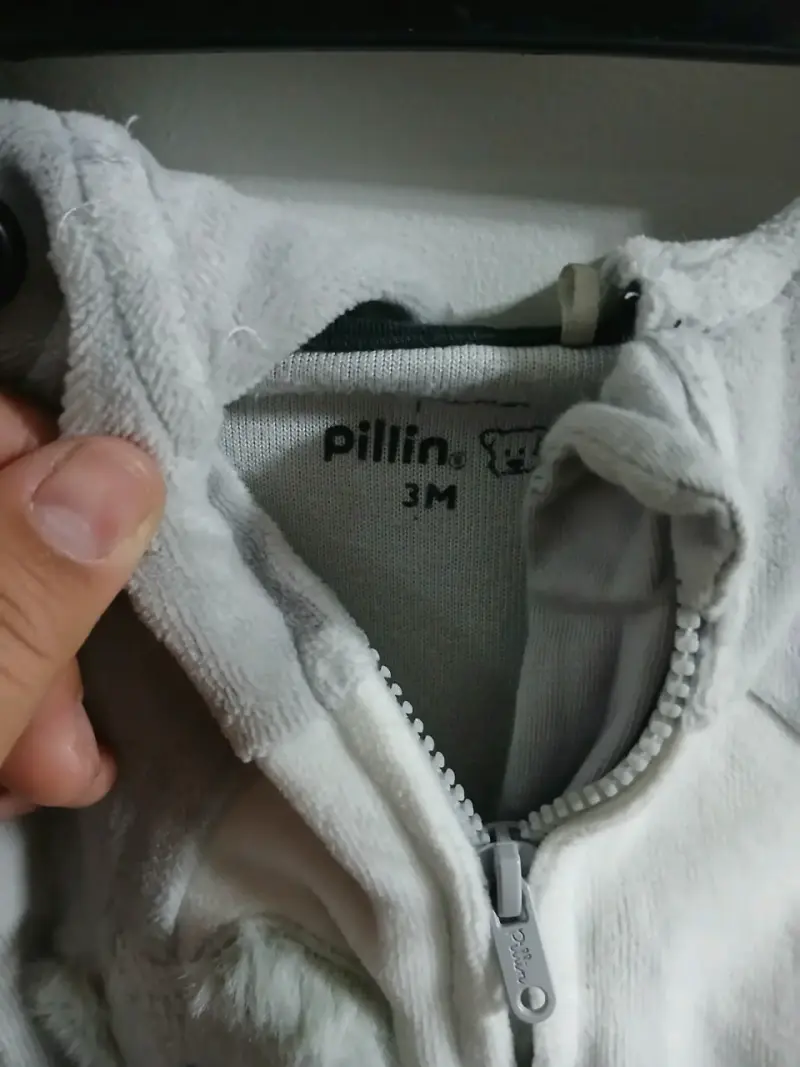 Enterito de bebé gris con diseño de koala Pillin - 4