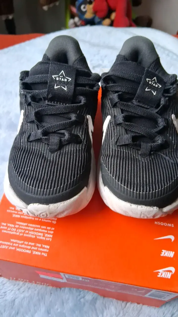 Zapatillas deportivas negras Nike para niños - 2