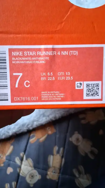 Zapatillas deportivas negras Nike para niños - miniatura 3