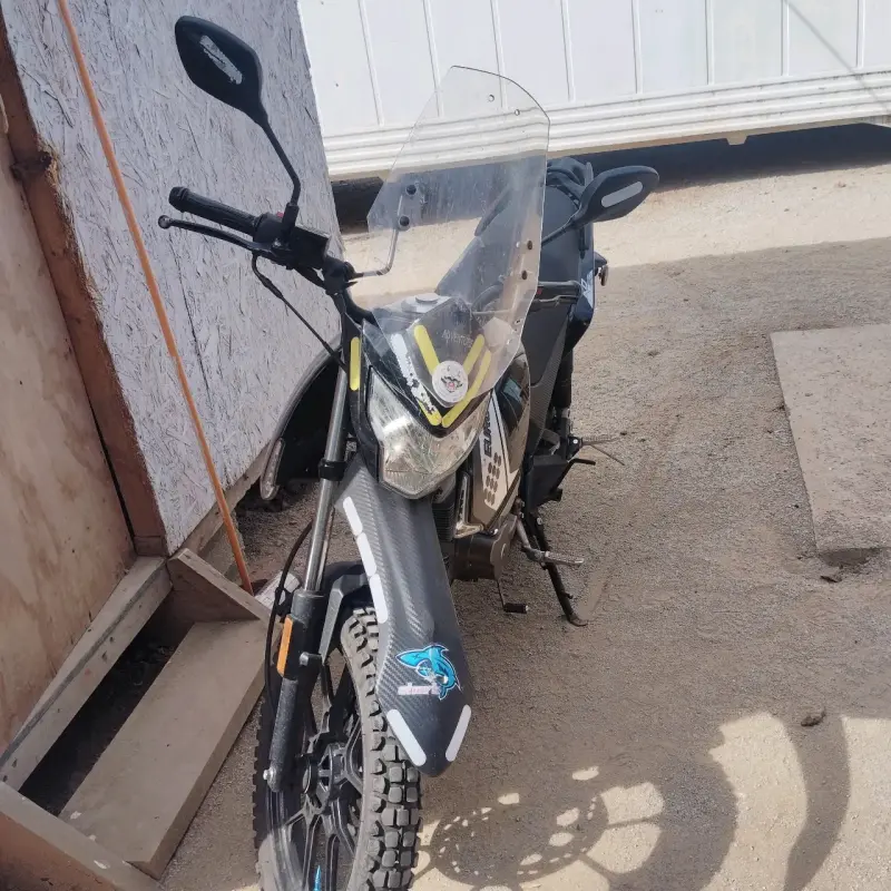 Se vende Moto casi nueva - 1