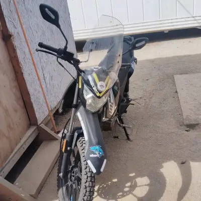 Se vende Moto casi nueva - miniatura 1