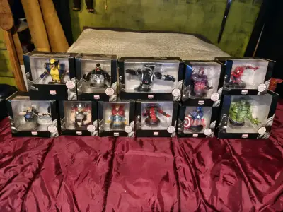 Colección de Figuras Marvel en Caja Original - miniatura 1