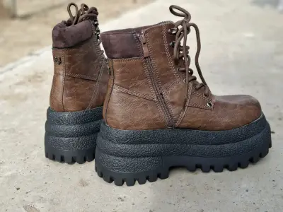 Botas de cuero marrón con plataforma gruesa - miniatura 4
