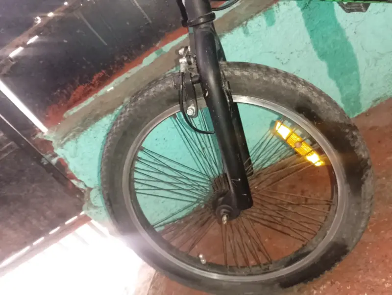 Bicicleta BMX Bianchi negra con detalles verdes - 6