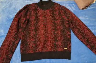 Suéter Mujer Rojo y Negro Mossimo - miniatura 1