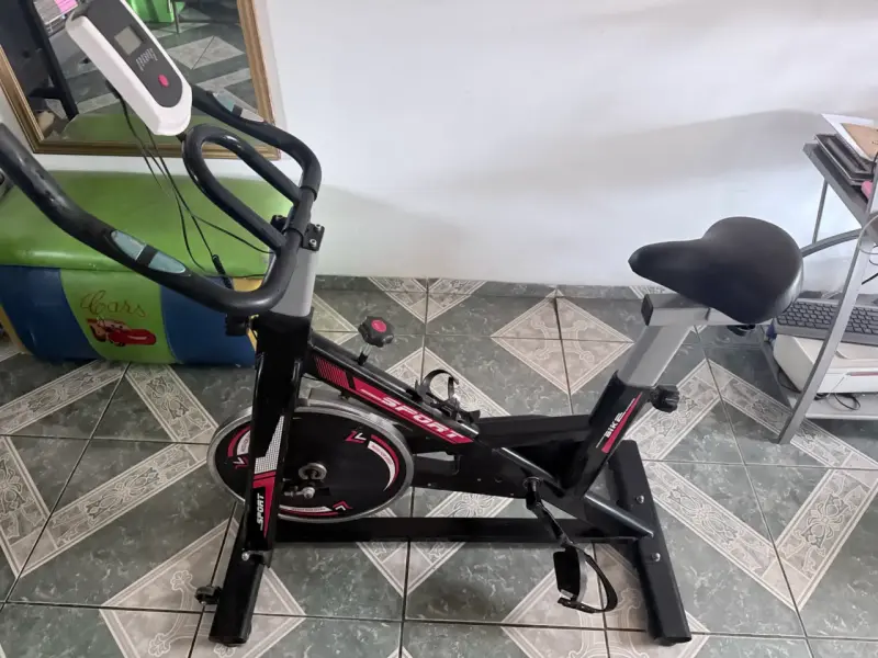 Bicicleta estática Sport con monitor digital - 2
