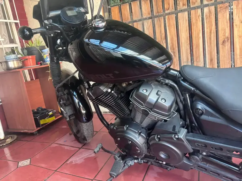 Yamaha Bolt 950 - 4