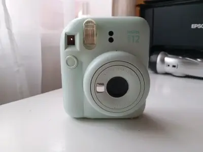 Cámara instantánea Instax Mini 12 verde me - miniatura 2