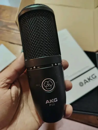 Micrófono de condensador AKG P120 para grabación - miniatura 2