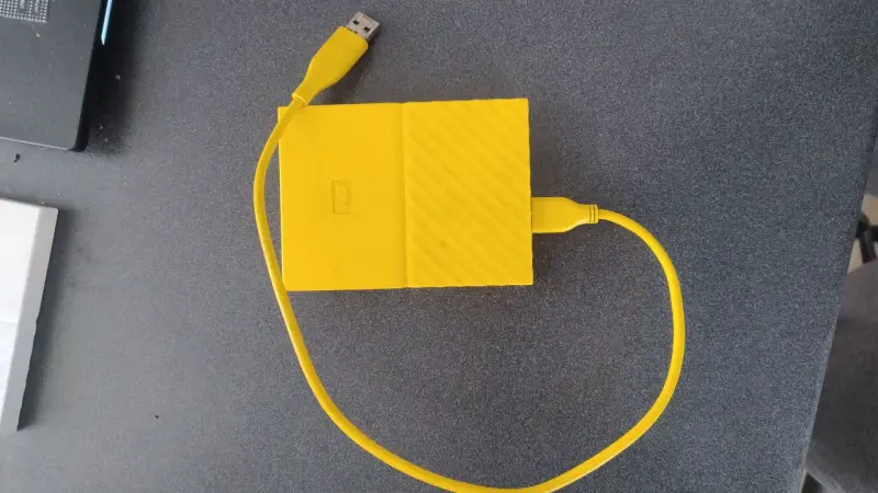 Disco Duro Externo 4TB USB 3.0 Amarillo