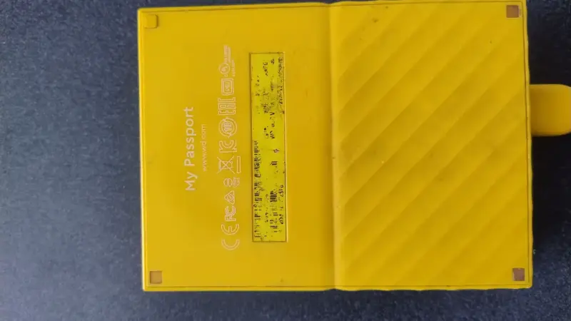 Disco Duro Externo 4TB USB 3.0 Amarillo - 2
