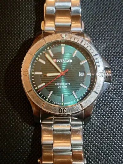 Reloj Wenger de acero inoxidable resistente al agua - miniatura 1