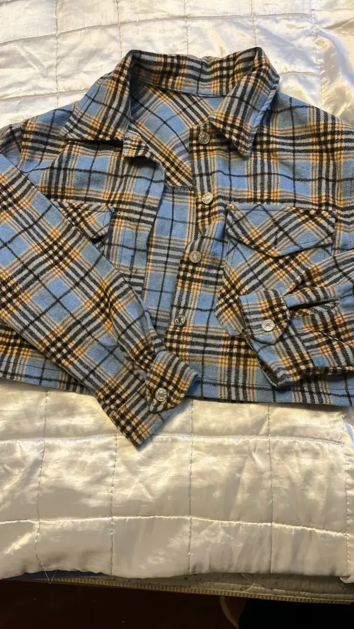 Camisa de franela a cuadros azul y marrón