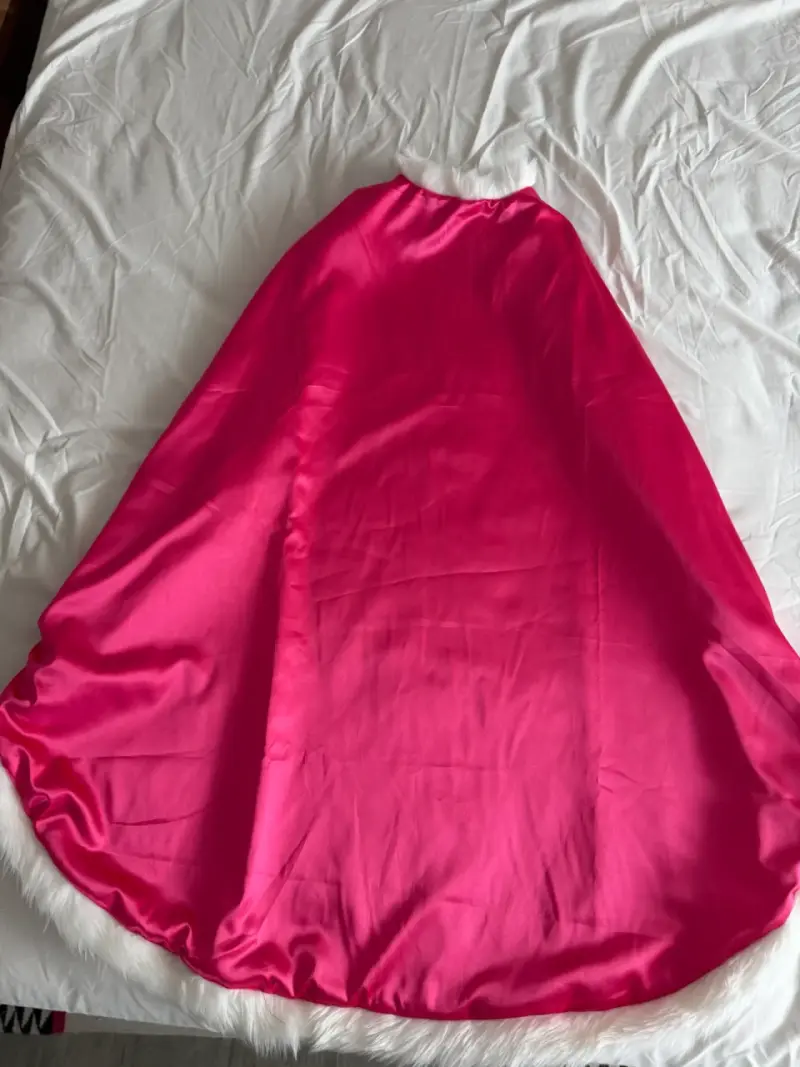 Capa de disfraz rosa con borde de peluche - 2