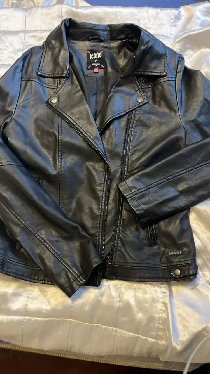 Chaqueta de cuero negra Icono con diseño de corazón