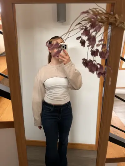 Polerón corto beige para mujer - miniatura 3