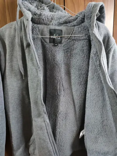 Polerón con capucha gris - miniatura 2