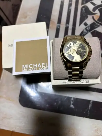 Reloj Michael Kors dorado con cronógrafo - miniatura 1