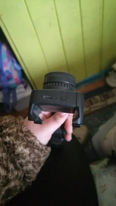Trípode selfie stick portátil con soporte ajustable - miniatura 1