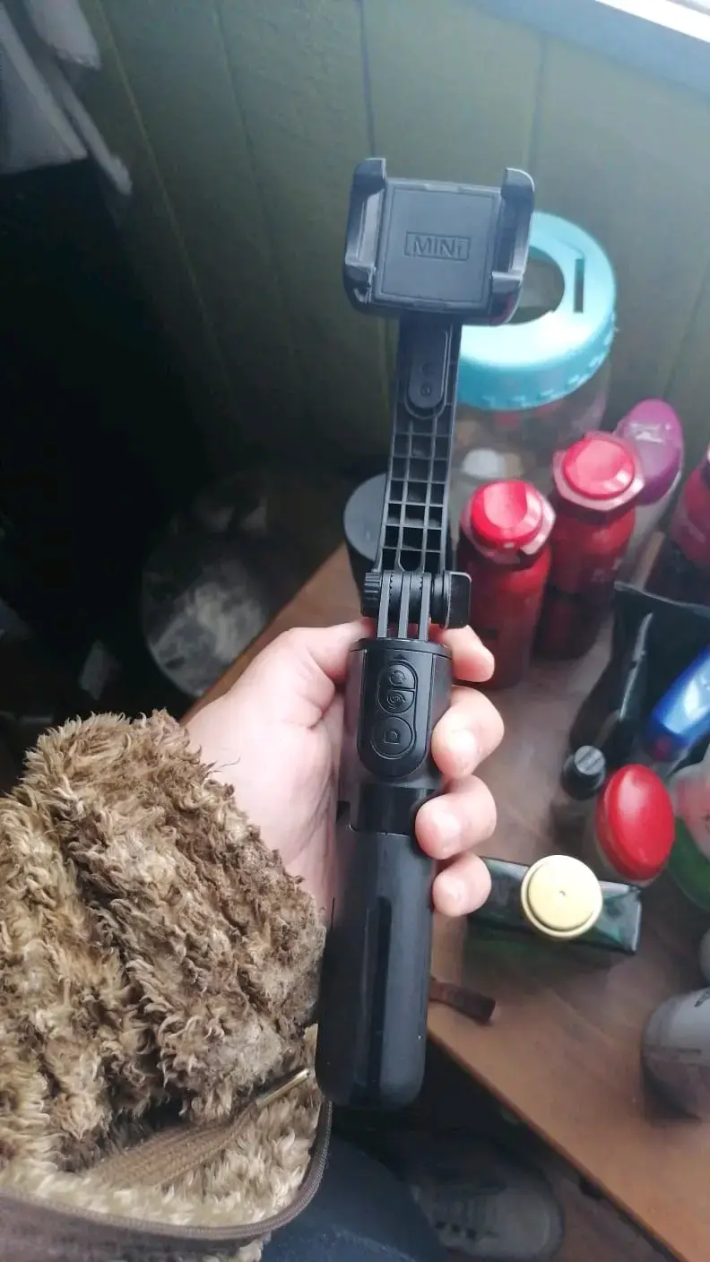 Trípode selfie stick portátil con soporte ajustable - 2