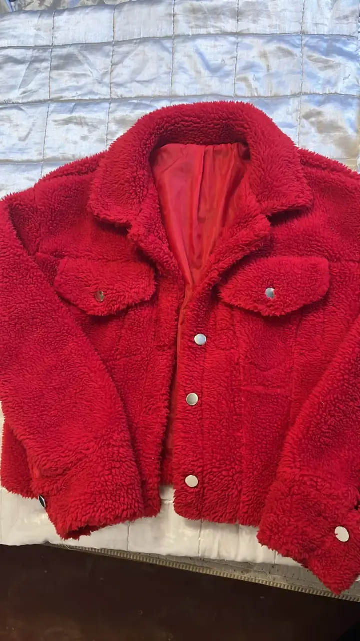 Chaqueta de lana sintética roja para mujer