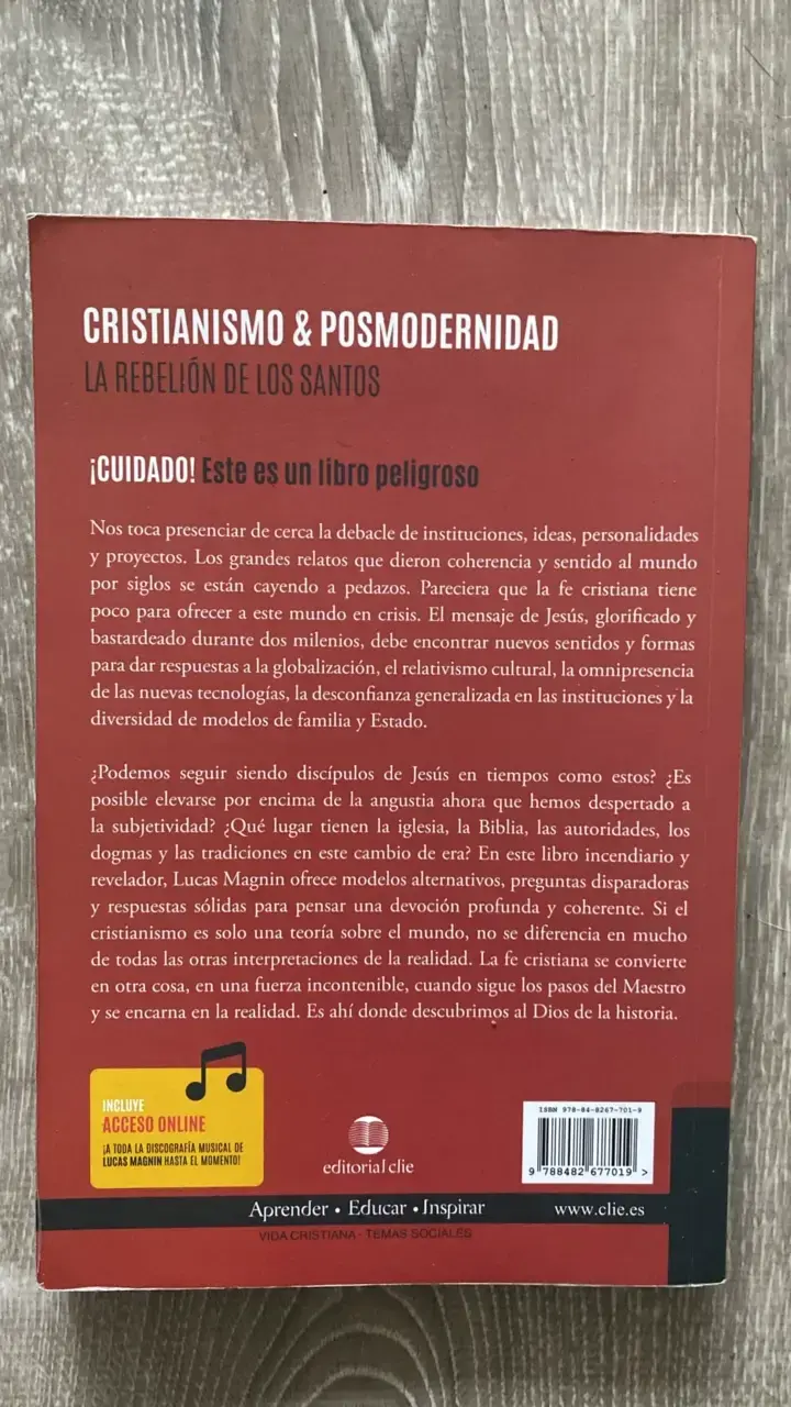 Libro 'La Rebelión de los Santos' de Lucas Magnin - 2
