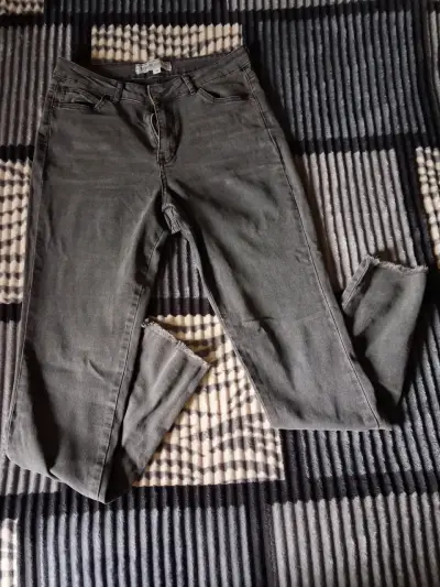 Jeans de mezclilla para mujer - miniatura 1