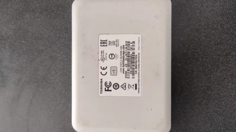 Disco duro externo Toshiba 4TB USB - 2