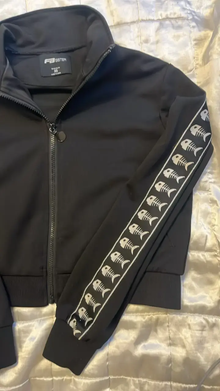 Chaqueta negra con diseño de peces FB Sister - 2