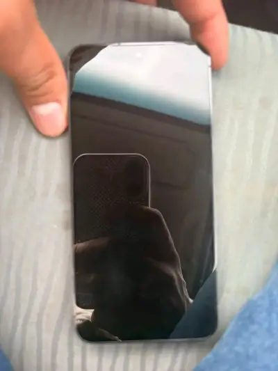 Smartphone Samsung Galaxy S23 en buen estado - miniatura 1