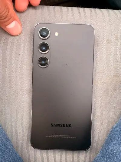 Smartphone Samsung Galaxy S23 en buen estado - miniatura 2
