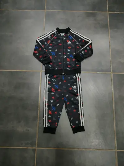 Conjunto deportivo infantil Adidas - miniatura 2