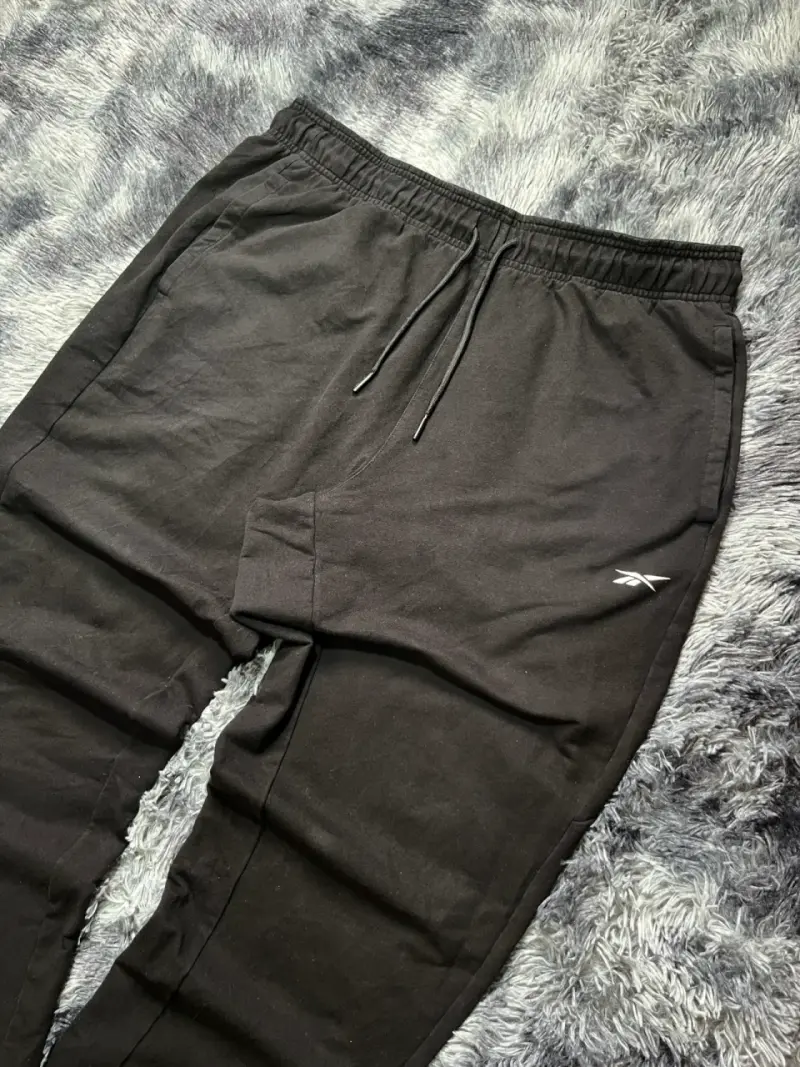 Pantalones deportivos negros Reebok para hombre - 2