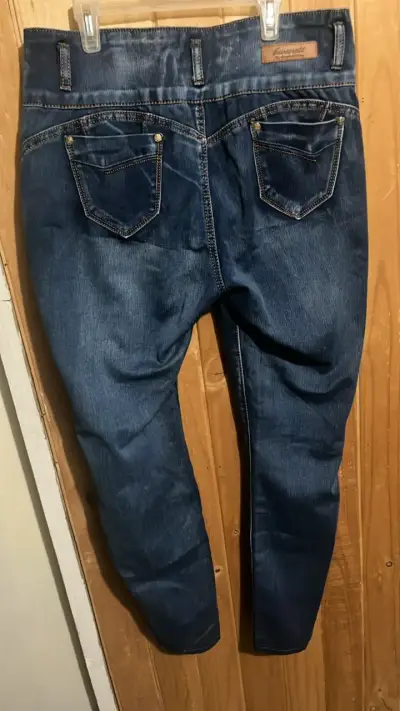 Jeans azul oscuro para mujer con cintura alta - miniatura 3