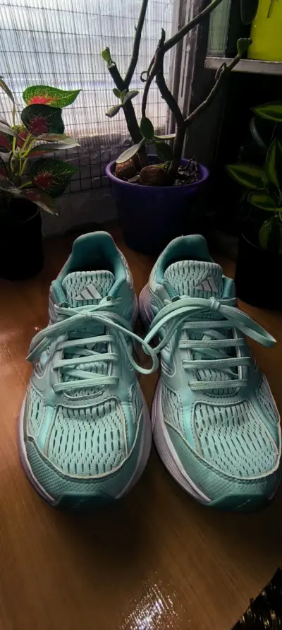 Zapatillas deportivas Adidas color turquesa - miniatura 1