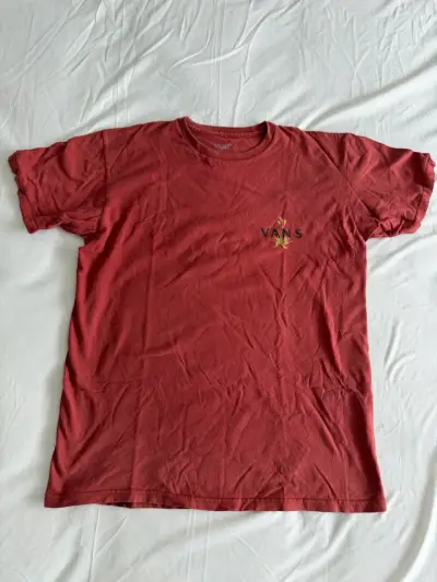 Polera roja Vans con diseño de serpiente - miniatura 1