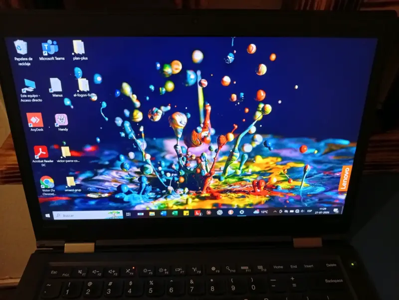 Laptop Lenovo ThinkPad con pantalla HD - 3