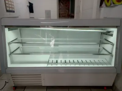 Vitrina refrigerada 1.50mts. - miniatura 1