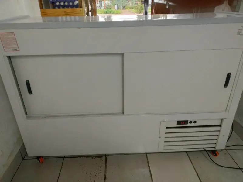 Vitrina refrigerada 1.50mts. - 2