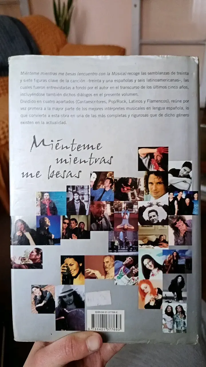Libro Miénteme Mientras Me Besas de Javier Menéndez Flores - 2