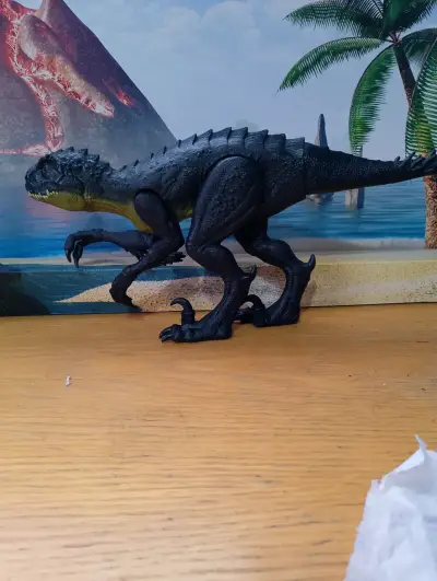 Figura de dinosaurio Indoraptor articulada - miniatura 1