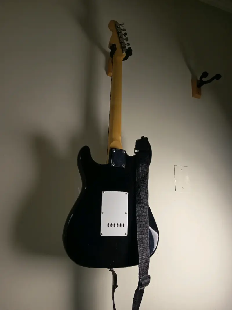 Guitarra eléctrica Mercury con amplificador - 3