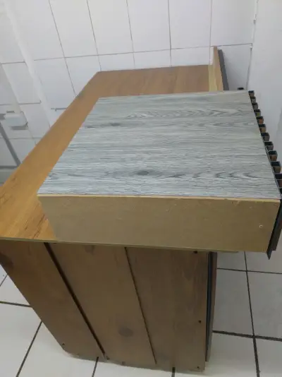 Mostrador de madera para tienda con cajón - miniatura 3