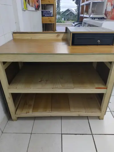 Mostrador de madera para tienda con cajón - miniatura 4