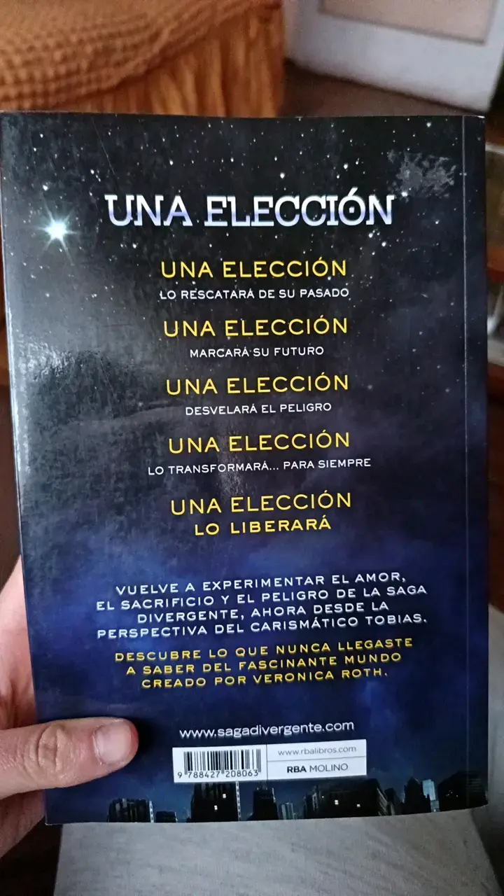 Libro Cuatro de la saga Divergente por Veronica Roth - 2